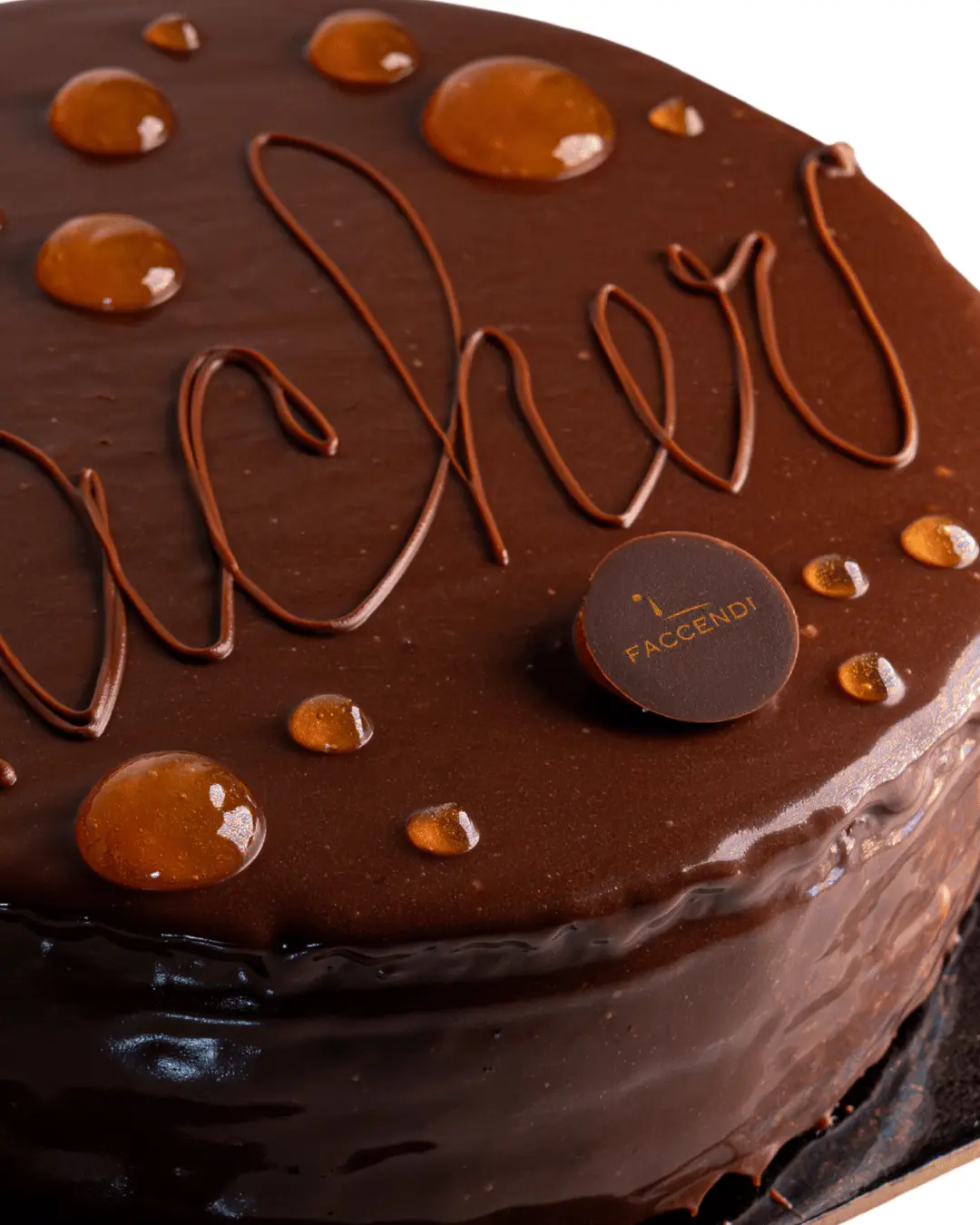 Sacher Artigianale con Cioccolato Fondente e Confettura di Albicocca