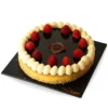 torta artigianale con cioccolato fondente, lamponi e caramello salato Faccendi: croccante, mousse fondente e frutta fresca.