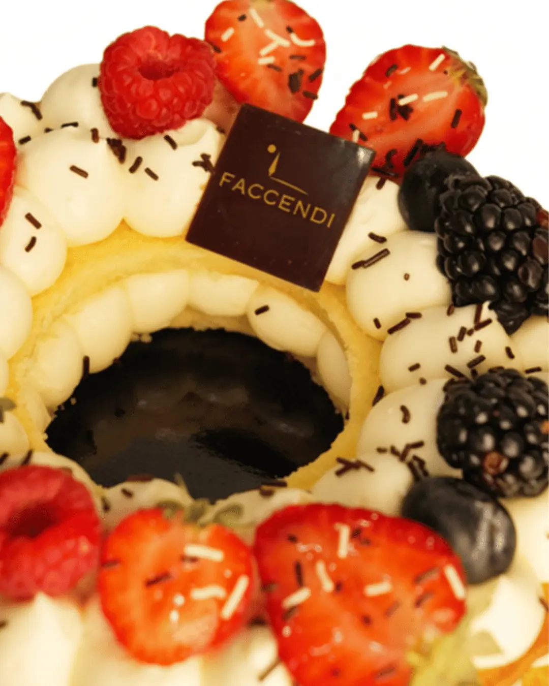 Cream Tart Artigianale con Chantilly, Cioccolato e Frutta Fresca